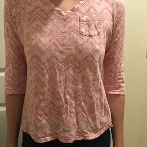 V-neck half-sleeve top